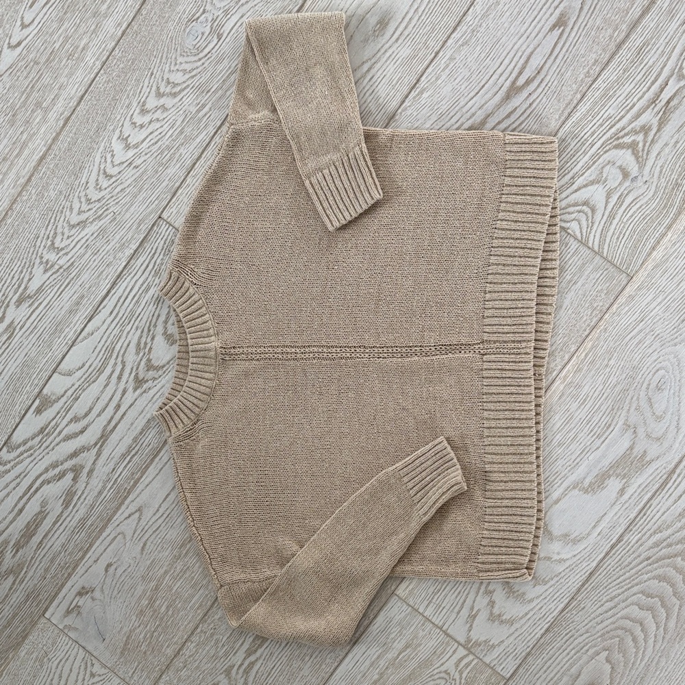 Banana Republic size petite medium cropped sweater.